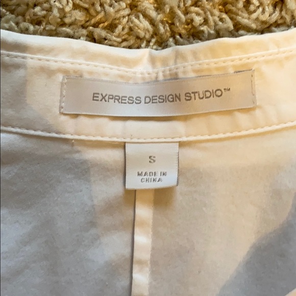 Basic white button down - Picture 2 of 3